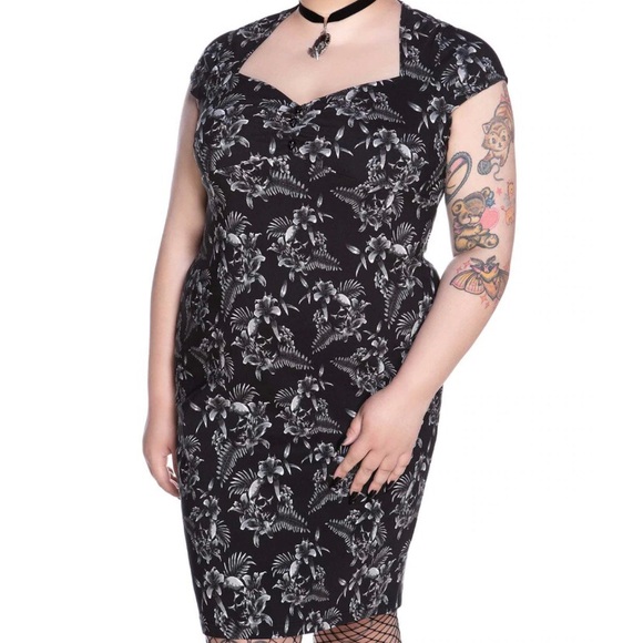 Killstar Dresses & Skirts - Killstar vintage style pencil dress with skulls sz 3X NWT